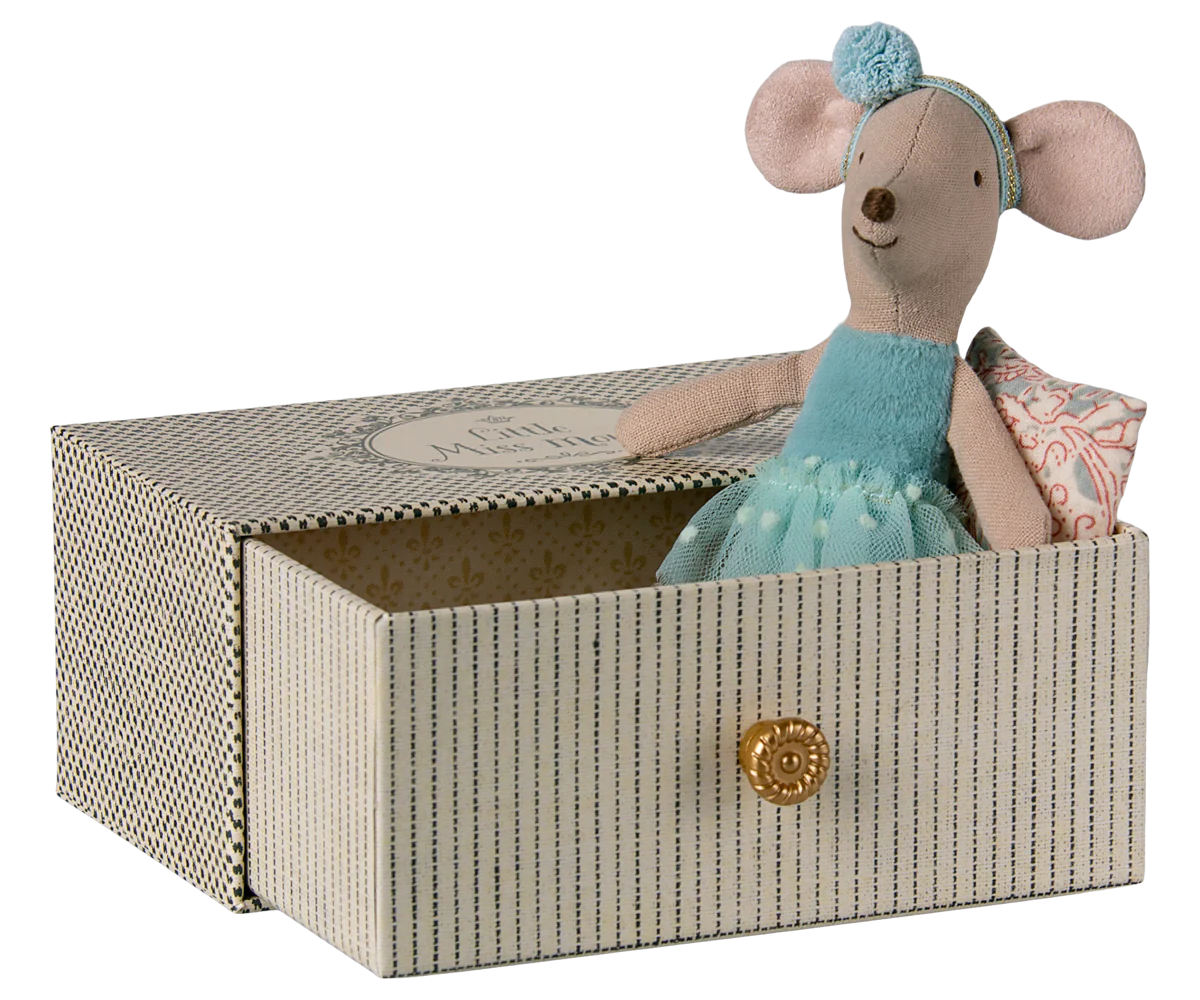 Myszka - Dance mouse, Little sister