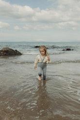 Legginsy z bawełny organicznej z szelkami - Marshmallow Sky - L’enfant
