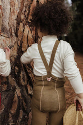 Rajstopy z bawełny organicznej z szelkami - Acorn Brown - L’enfant