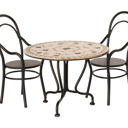 Akcesoria dla lalek - Dining table set w. 2 chairs - L’enfant