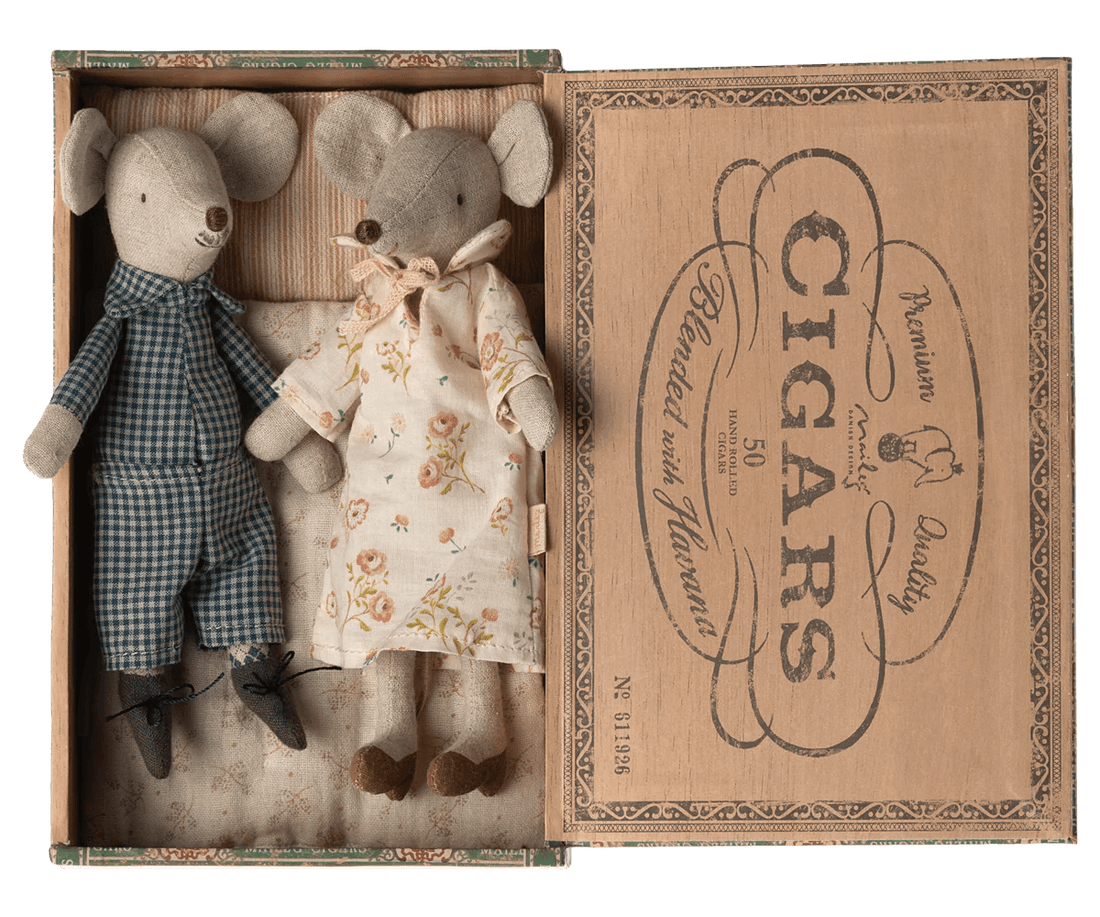 Myszka - Grandma and Grandpa mice in cigarbox - L’enfant
