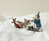 Myszka - Winter mouse with ski set, Mum - Red - L’enfant