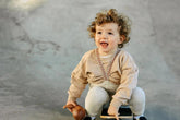 Legginsy z bawełny organicznej z szelkami - Cream Blend Checked - L’enfant