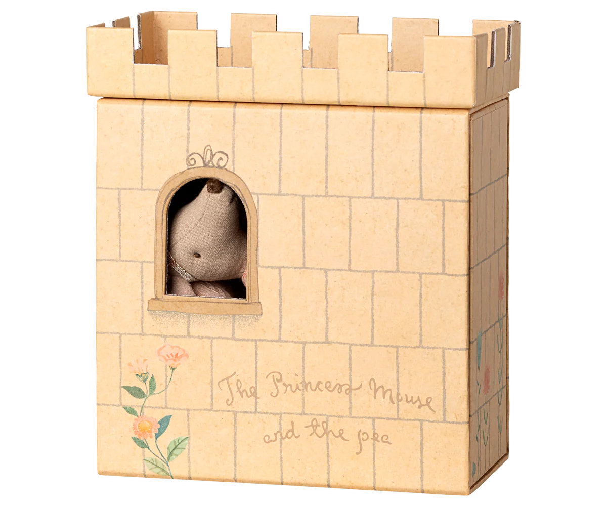 Myszka na ziarnku grochu - Princess and the pea, Big sister mouse