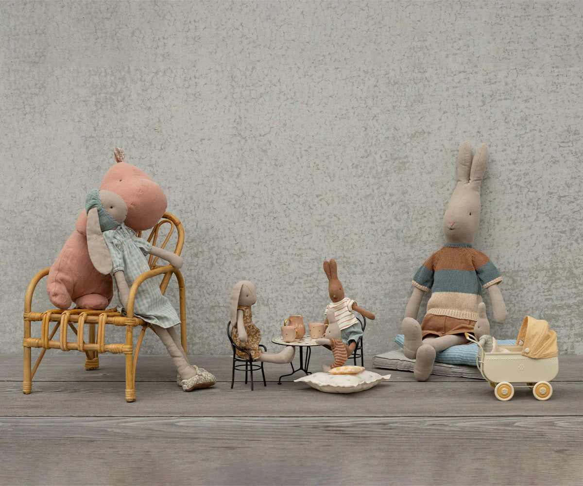 Doll accessories - Dining table set with 2 chairs