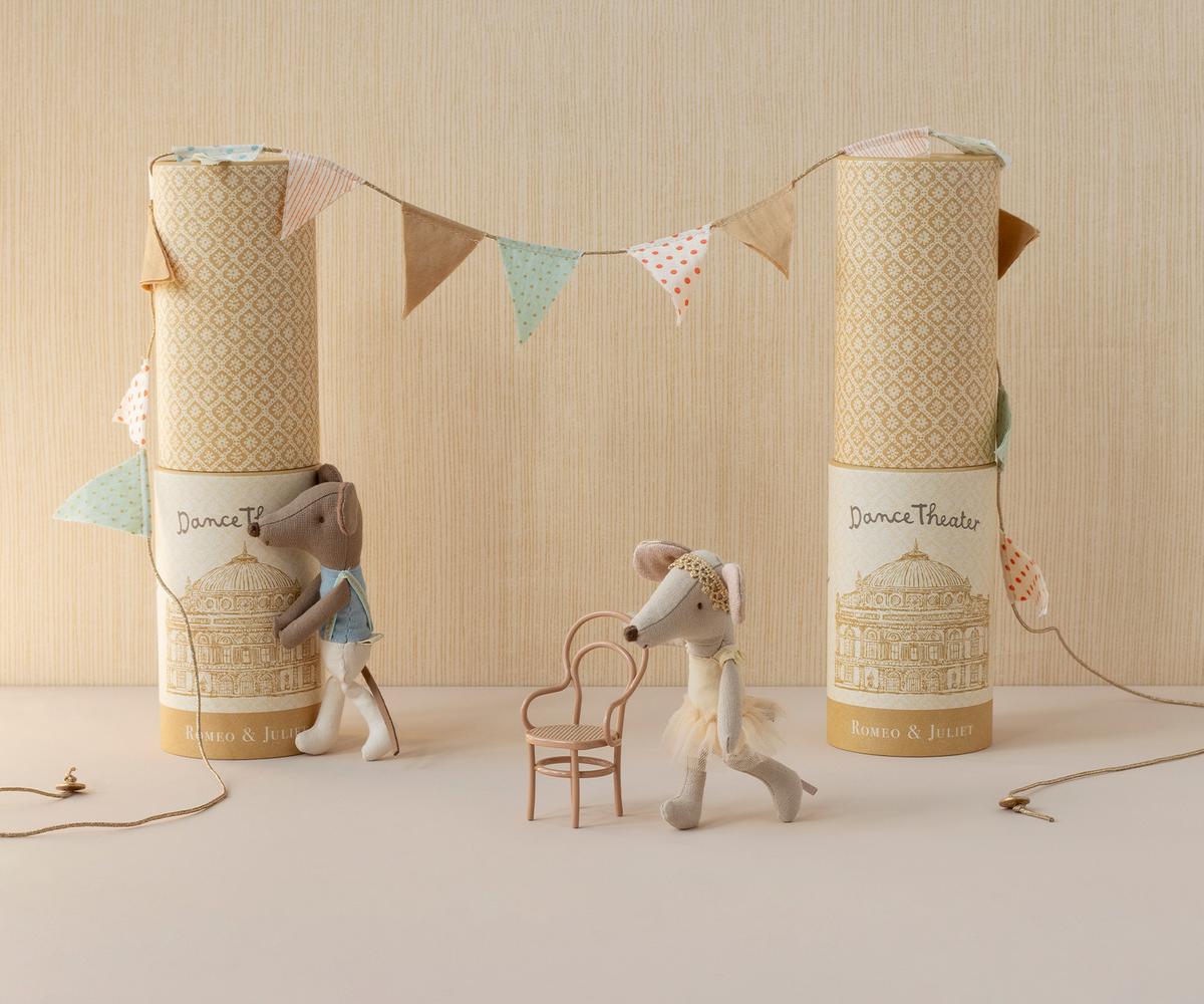 Myszka - Ballet dancer mouse, Big sister